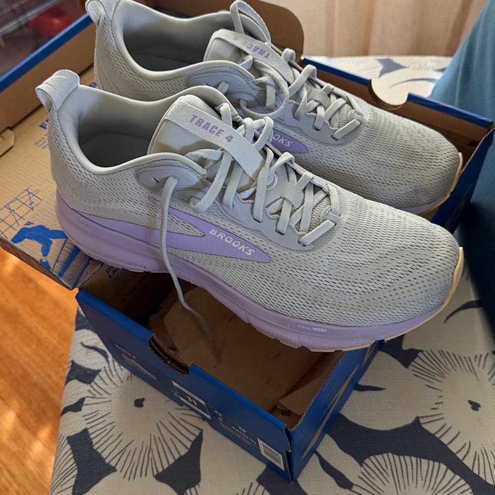 Brooks Trace 4 Tennis shoes